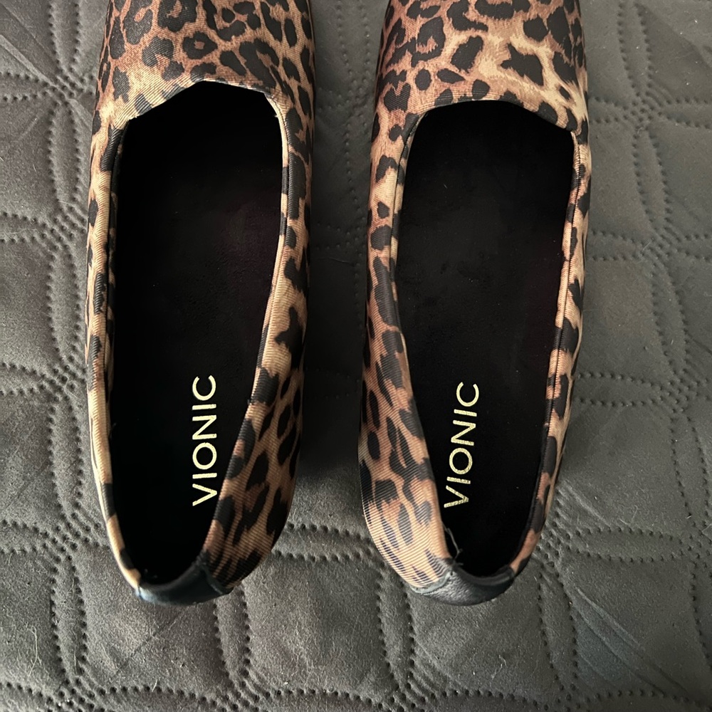 Vionic Shoes Powell Leopard Animal Print Demi Wedge Square Slip On Tan Size 11